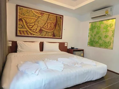 Double Room — Le Moon